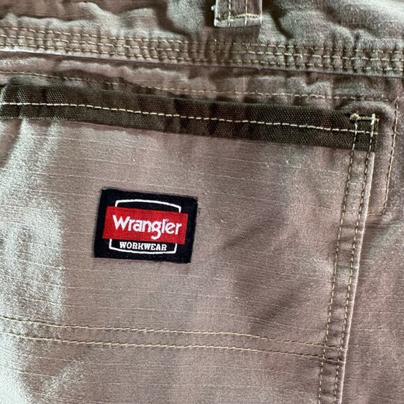 Mens 38 Wrangler Workwear Cargo Shorts Brown Khaki Canvas Ripstop Carpenter 11"‎ - Picture 9 of 9